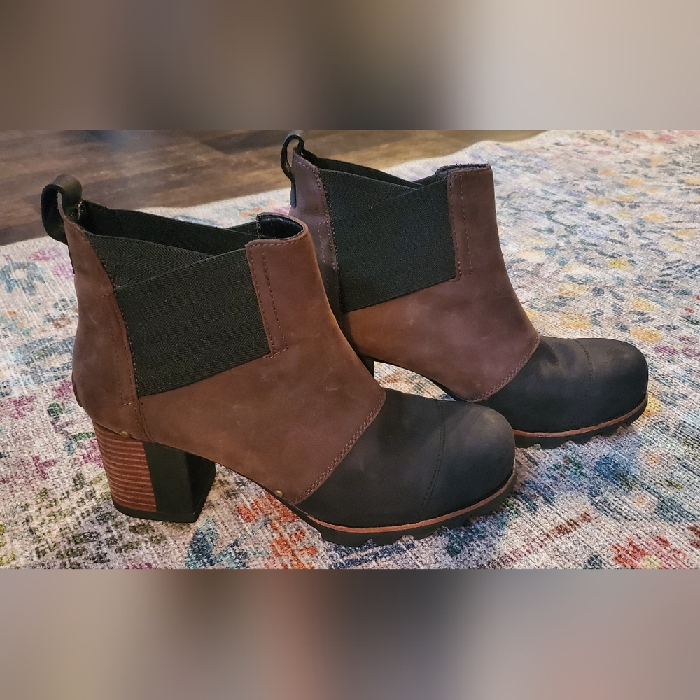 Sorel Brown and Black Ankle Boots